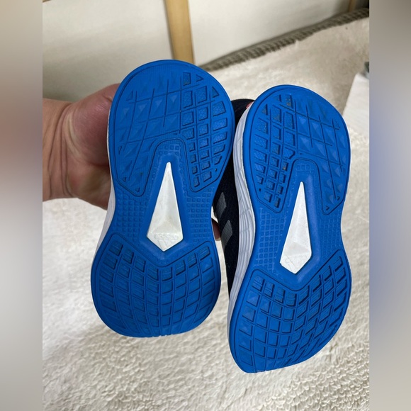 Adidas  toddler shoes size 6 - Picture 4 of 5